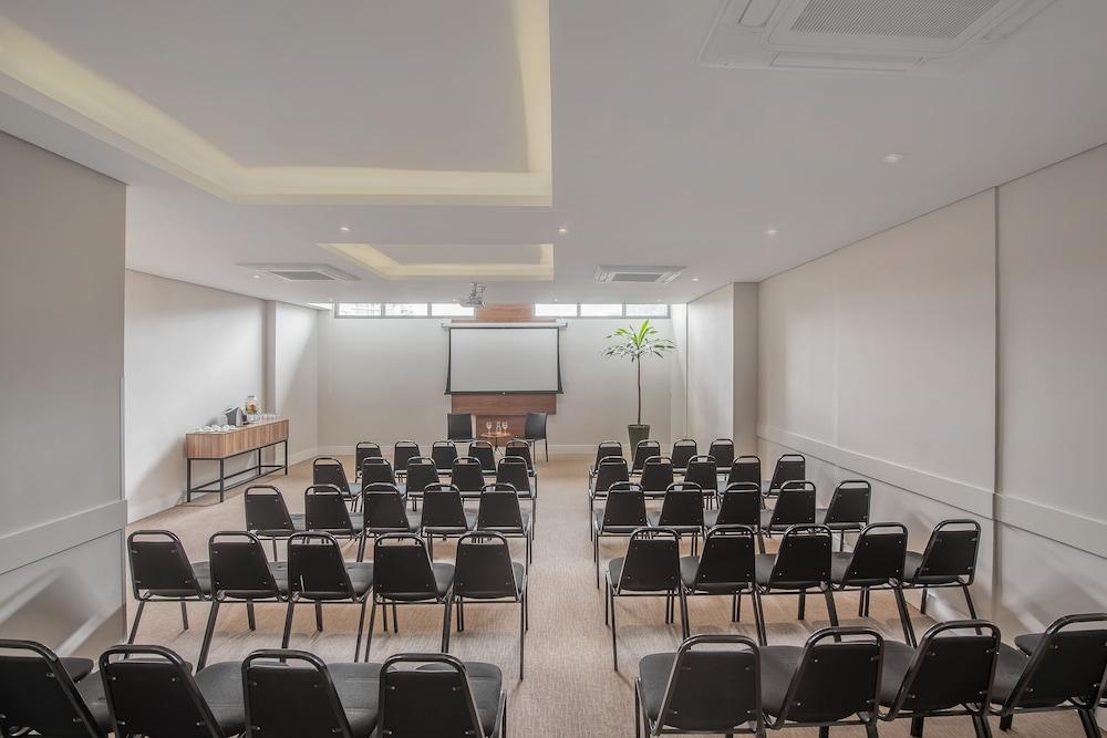 Hotel Mont Blanc Premium Ribeirão Preto Kültér fotó Meeting room