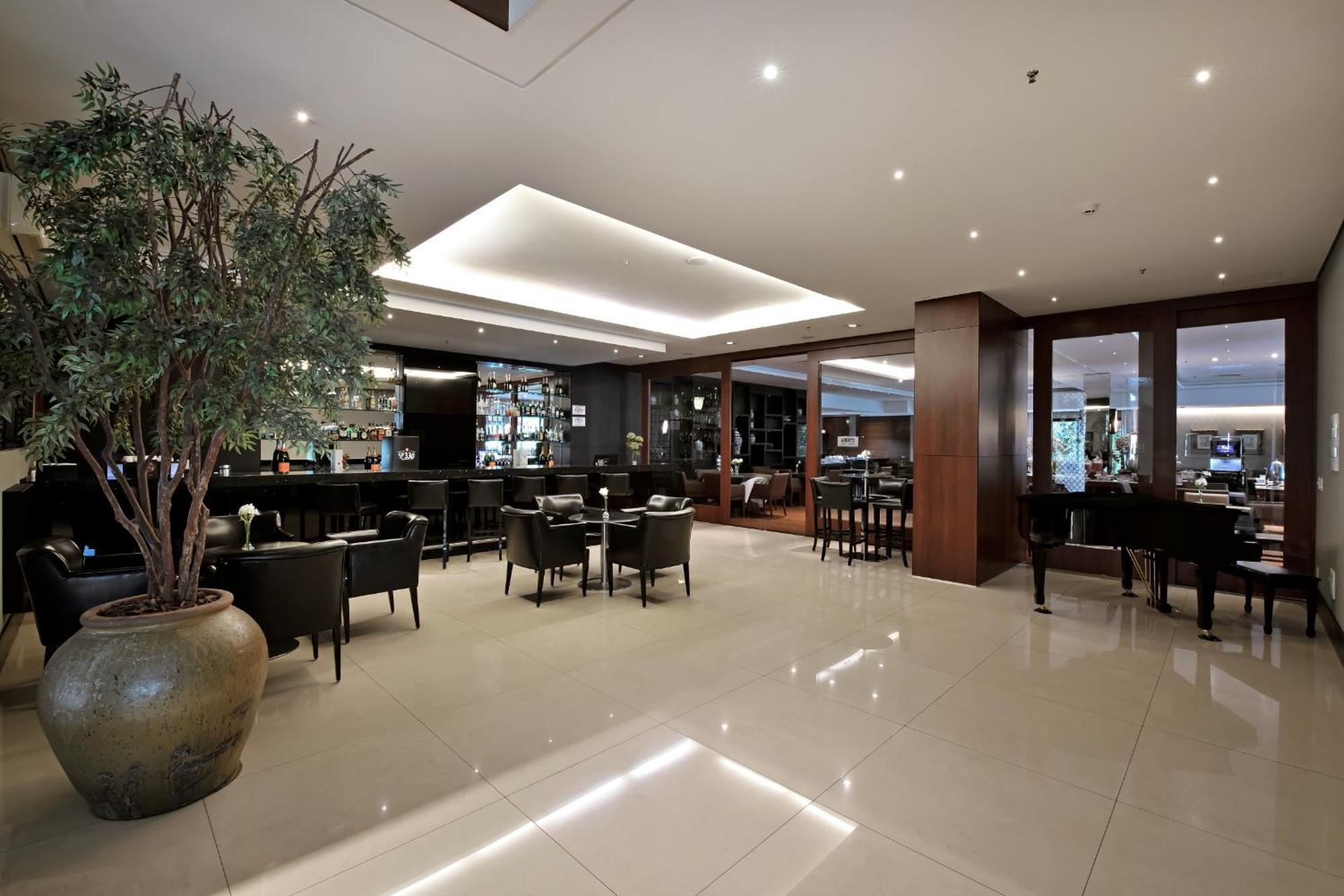 Hotel Mont Blanc Premium Ribeirão Preto Kültér fotó The interior of the lounge