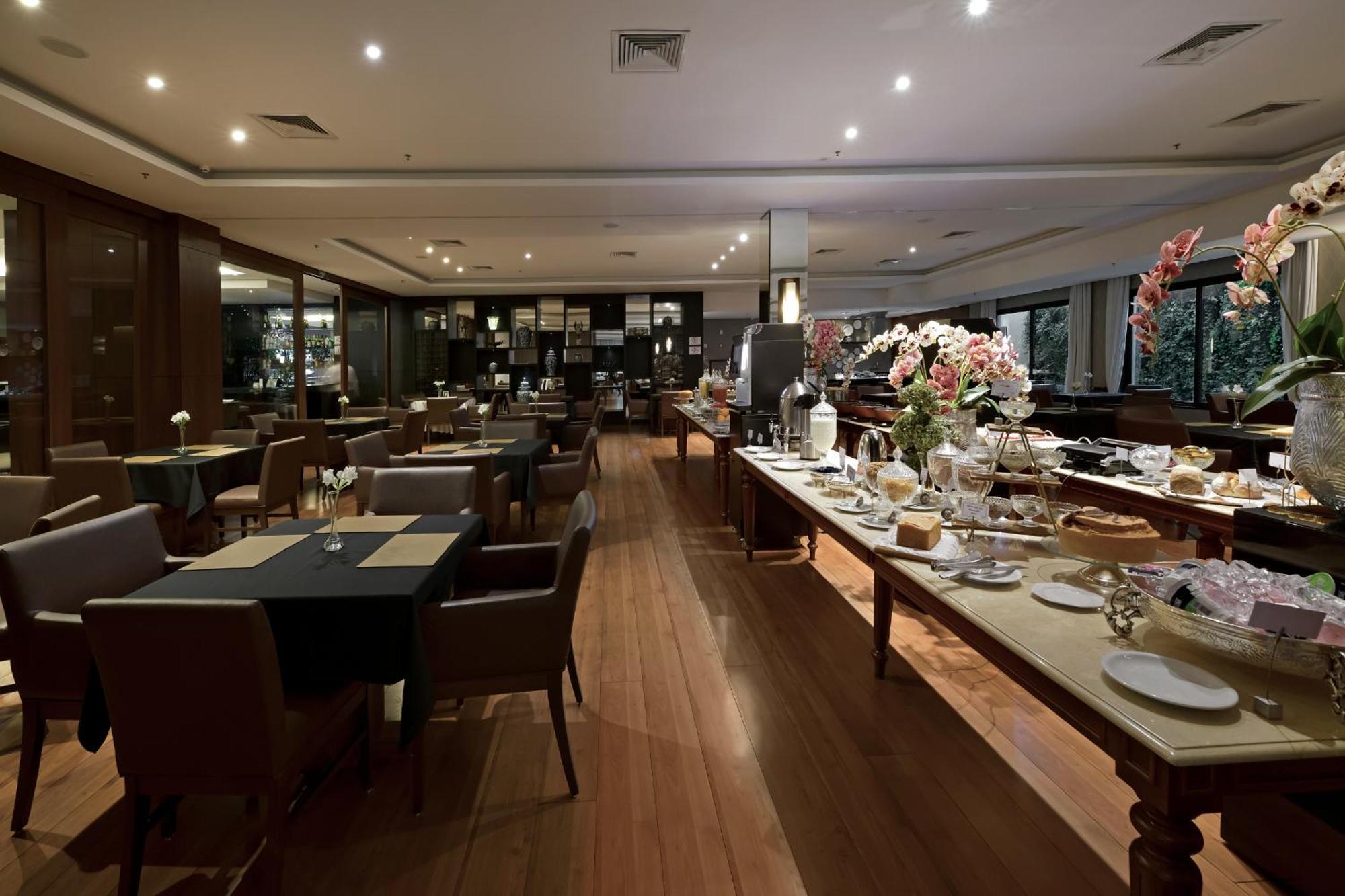 Hotel Mont Blanc Premium Ribeirão Preto Kültér fotó The restaurant at the hotel