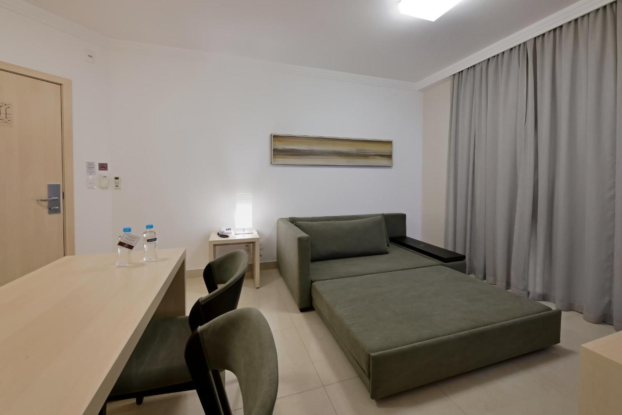 Hotel Mont Blanc Premium Ribeirão Preto Szoba fotó A sofa bed