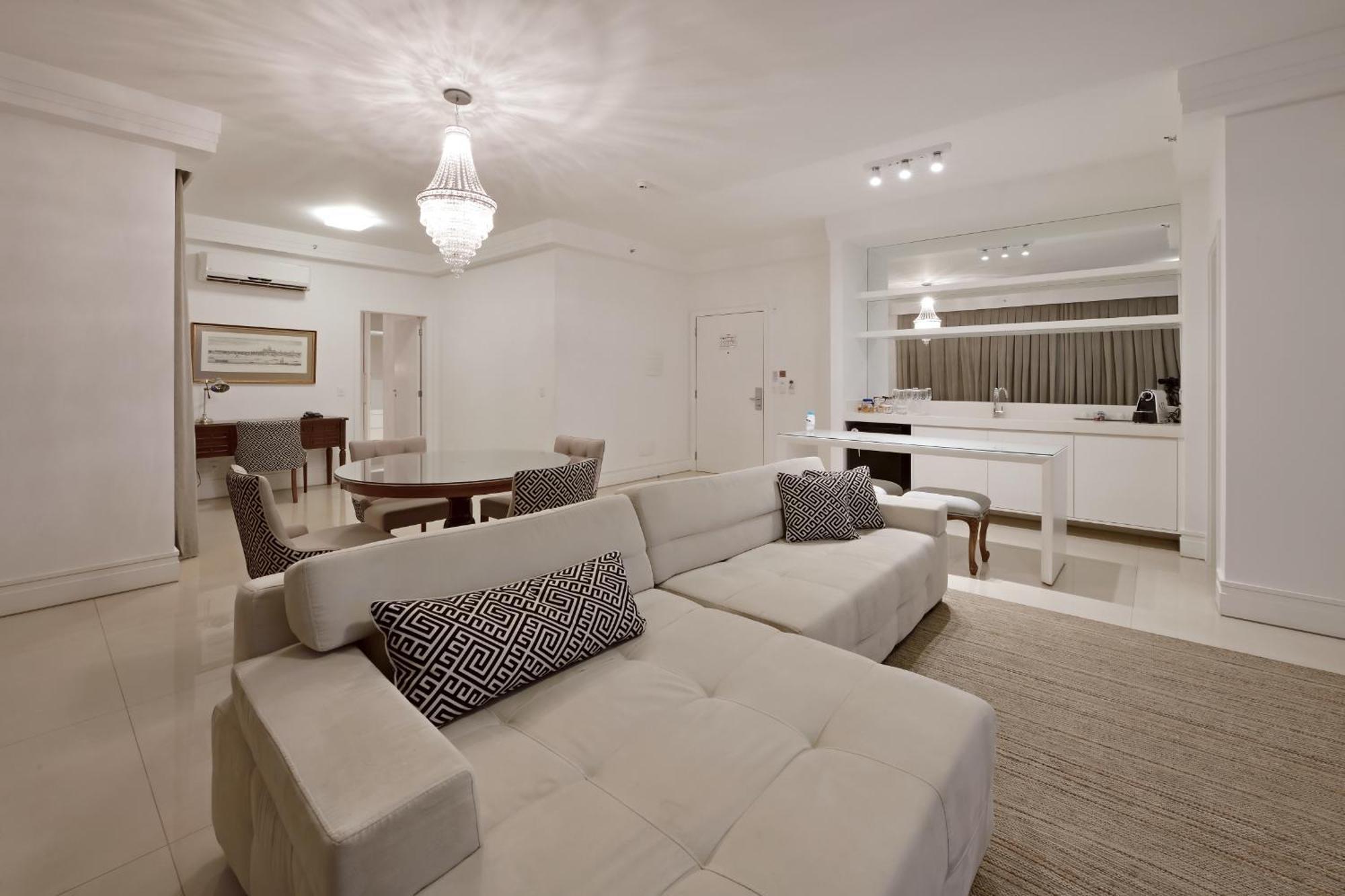 Hotel Mont Blanc Premium Ribeirão Preto Szoba fotó A living room in a condominium