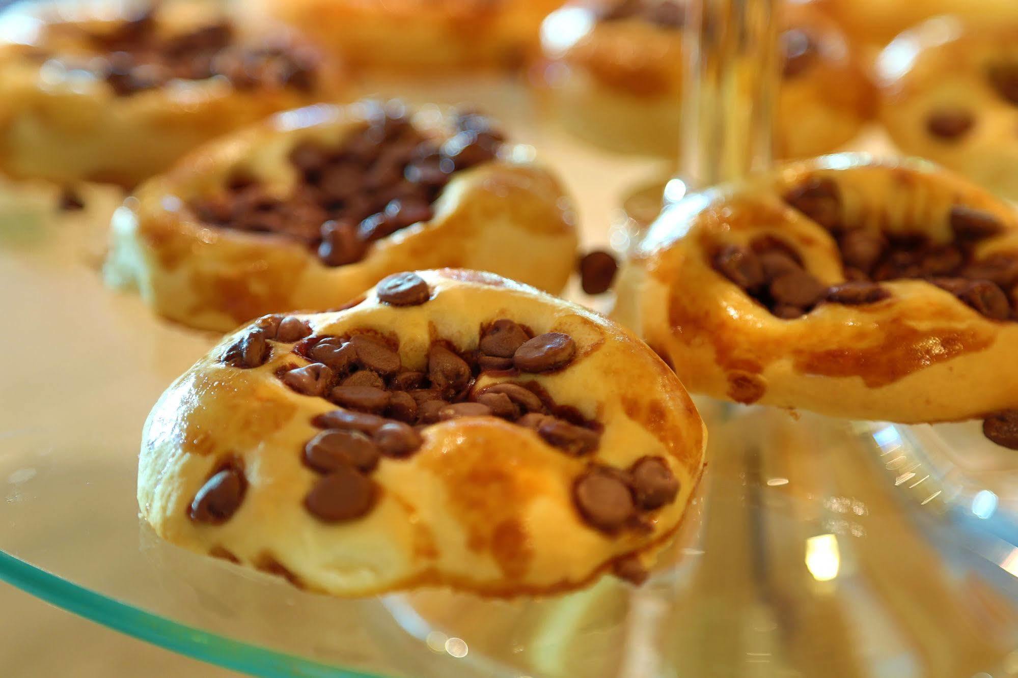 Hotel Mont Blanc Premium Ribeirão Preto Kültér fotó Chocolate chip scones